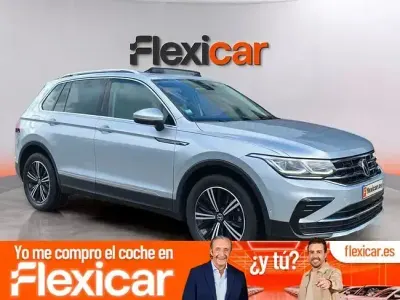 Usado VW Tiguan Life 150 CV (110 kW) 2021 Gris / plata SUV
