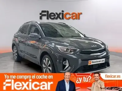 Usado Kia Stonic 120 CV (88 kW) 2021 Azul SUV