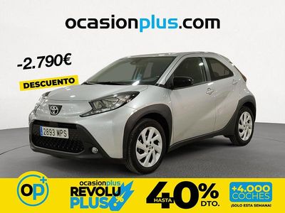 Usado Toyota Aygo X Play 72 CV (52 kW) 2024 Gris SUV