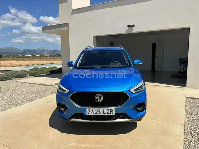 Käytetty MG ZS Luxury 111 HP (81 kW) 2022 Sininen Katumaasturi