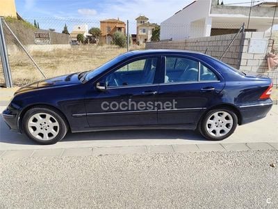 Usado Mercedes C200 Classic 163 CV (119 kW) 2004 Azul Berlina
