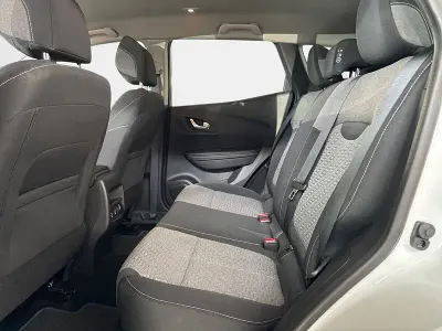 Usado Renault Kadjar LIMITED 140 CV (102 kW) 2022 Blanco SUV