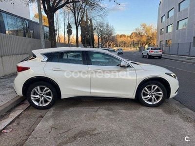 Infiniti Q30