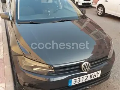 Usado VW Polo Edition 75 CV (55 kW) 2018 Gris / plata Utilitario