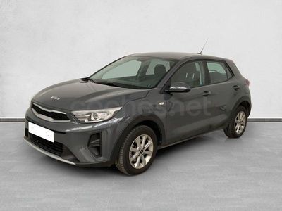 Käytetty Kia Stonic 84 HP (61 kW) 2023 Harmaa Katumaasturi