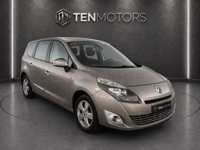 Usado Renault Grand Scénic III Dynamique 130 CV (95 kW) 2012 Gris / plata Monovolumen