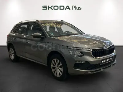 Usado Skoda Kamiq Selection 115 CV (84 kW) 2024 Gris SUV