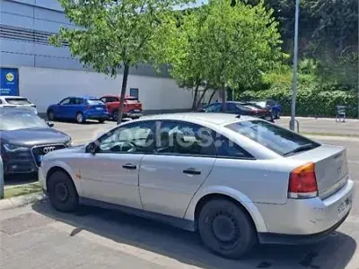Usado Opel Vectra Essentia 120 CV (88 kW) 2005 Gris / plata Berlina