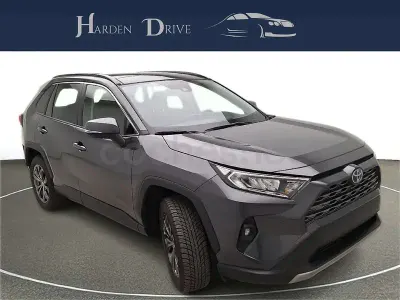 Usado Toyota RAV4 Hybrid Style 218 CV (160 kW) 2022 Gris / plata SUV