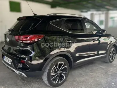 Usado MG ZS Luxury 106 CV (77 kW) 2023 Negro SUV