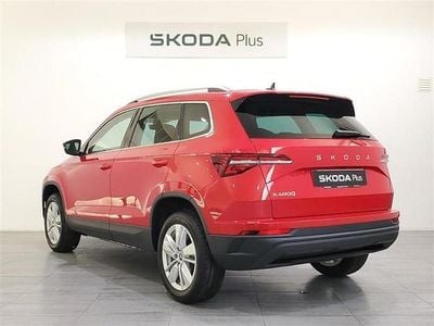 Rojo Nuevo 2025 Skoda Karoq Selection SUV | 30.900 € (Precio justo)