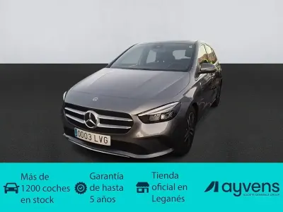 Usado Mercedes B180 116 CV (85 kW) 2021 Gris Utilitario