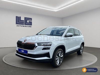 Usado Skoda Karoq Selection 110 CV (80 kW) 2024 Blanco SUV