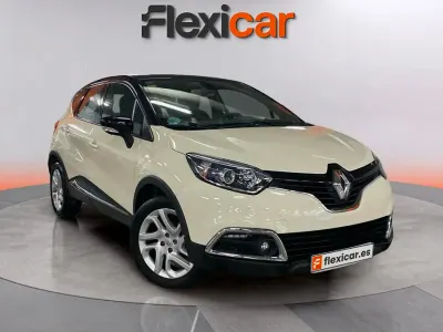 Usado Renault Captur Intens 120 CV (88 kW) 2015 Beige SUV