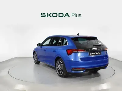 Usado Skoda Scala 115 CV (84 kW) 2025 Azul Utilitario