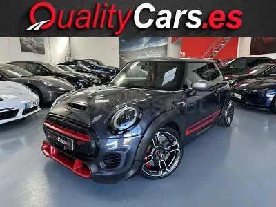 Usado Mini John Cooper Works 306 CV (225 kW) 2020 Gris / plata Utilitario