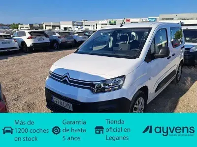 Usado Citroën Berlingo Live 102 CV (75 kW) 2022 Blanco Monovolumen