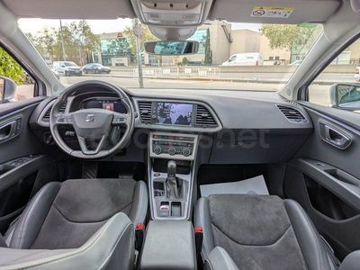 Usado Seat Leon XCELLENCE 150 CV (110 kW) 2020 Gris / plata Familiar