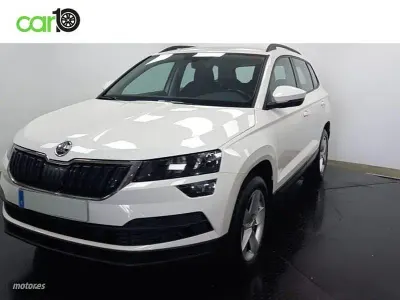 Usado Skoda Karoq Ambition 150 CV (110 kW) 2021 Blanco SUV