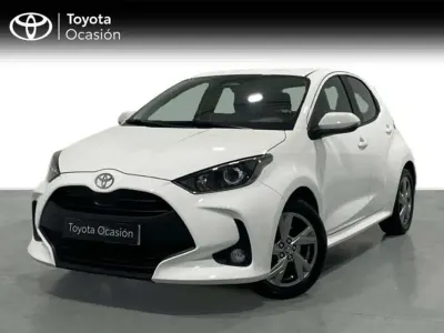 Usado Toyota Yaris Active 116 CV (85 kW) 2024 Blanco Utilitario