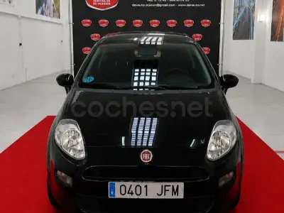Usado Fiat Punto Pop 69 CV (50 kW) 2015 Negro Utilitario