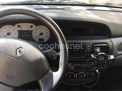 Usado Renault Mégane Coupé 95 CV (69 kW) 1999 Amarillo Coupe