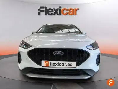 Używany Ford Focus Active 155 KM (114 kW) 2022 Biały Sedan/Limuzyna