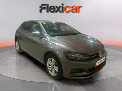 Usado VW Polo Advance 95 CV (69 kW) 2018 Gris Utilitario