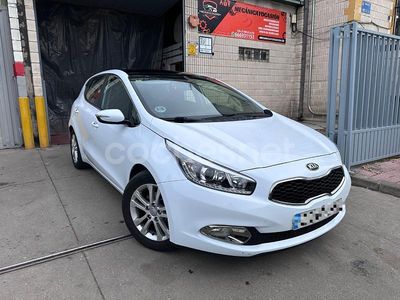 Blanco Usado 2012 Kia Ceed GT Berlina | 5990 € (Caro)