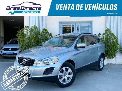 Usado Volvo XC60 Momentum 136 CV (100 kW) 2012 Gris / plata SUV