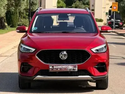 Usado MG ZS Luxury 111 CV (81 kW) 2023 Rojo SUV