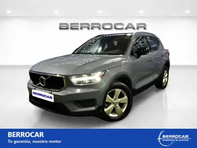 Usado Volvo XC40 Momentum 150 CV (110 kW) 2020 Gris SUV