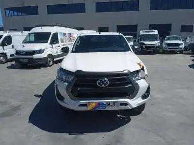 Usado Toyota HiLux 150 CV (110 kW) 2023 Blanco Pickup/Camioneta