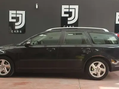 Begagnad Volvo V50 Business Edition 150 HK (110 kW) 2011 Svart Kombi