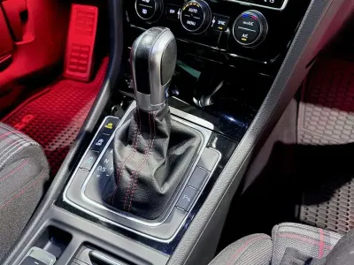 Usado VW Golf VII GTI 230 CV (169 kW) 2017 Blanco Utilitario