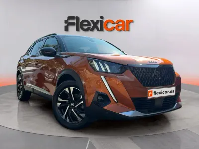 Usado Peugeot 2008 Allure 131 CV (96 kW) 2020 Naranja SUV