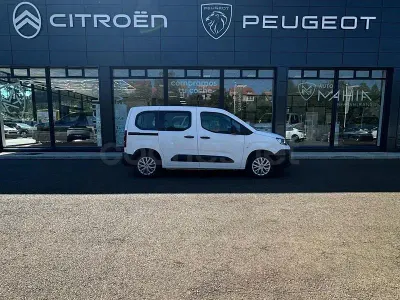 Usado Citroën Berlingo Feel 102 CV (75 kW) 2021 Blanco Monovolumen
