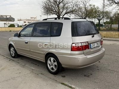 Usado Kia Carens LX 112 CV (82 kW) 2005 Marrón Monovolumen