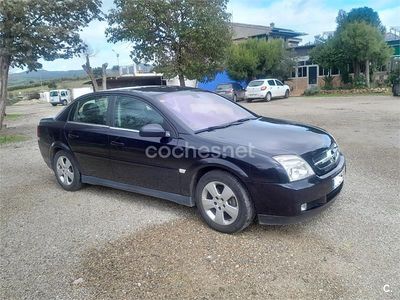 Usado Opel Vectra Comfort 150 CV (110 kW) 2005 Negro Berlina