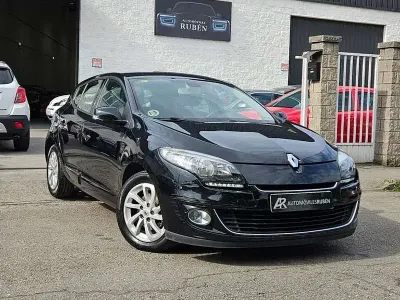 Usado Renault Mégane III Dynamique 106 CV (77 kW) 2013 Negro Utilitario