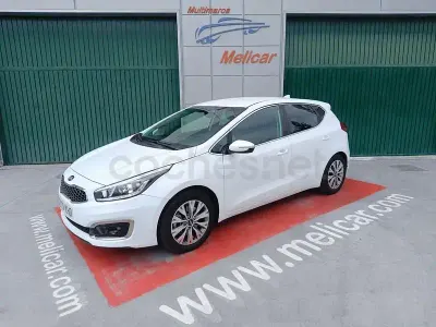 Usado Kia Ceed 100 CV (73 kW) 2018 Blanco Utilitario