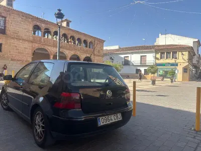 Usado VW Golf IV Conceptline 130 CV (95 kW) 2003 Negro Berlina