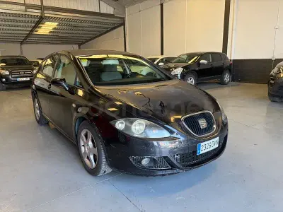 Usado Seat Leon Reference 105 CV (77 kW) 2006 Negro Utilitario