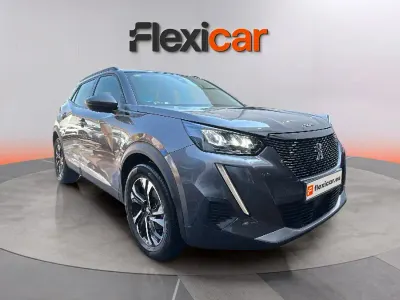 Usado Peugeot 2008 Active 110 CV (80 kW) 2020 Gris SUV