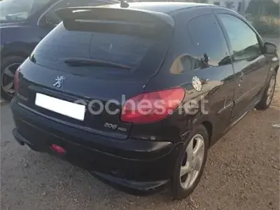 Usado Peugeot 206 Quiksilver 90 CV (66 kW) 2004 Negro Berlina