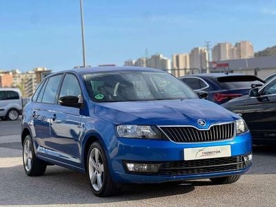 Usado Skoda Rapid Active 90 CV (66 kW) 2016 Azul Utilitario