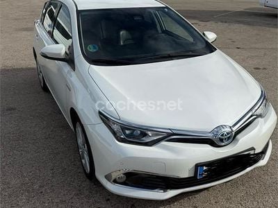 Toyota Auris Hybrid
