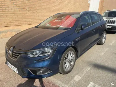 Usado Renault Mégane GrandTour Zen 115 CV (84 kW) 2019 Azul Familiar