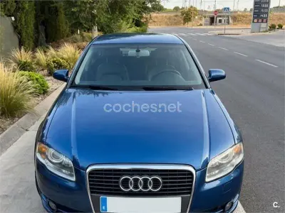 Usado Audi A4 140 CV (102 kW) 2005 Azul Berlina