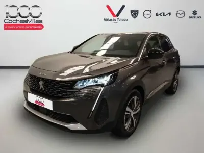 Usado Peugeot 3008 Allure 131 CV (96 kW) 2024 Gris / plata SUV